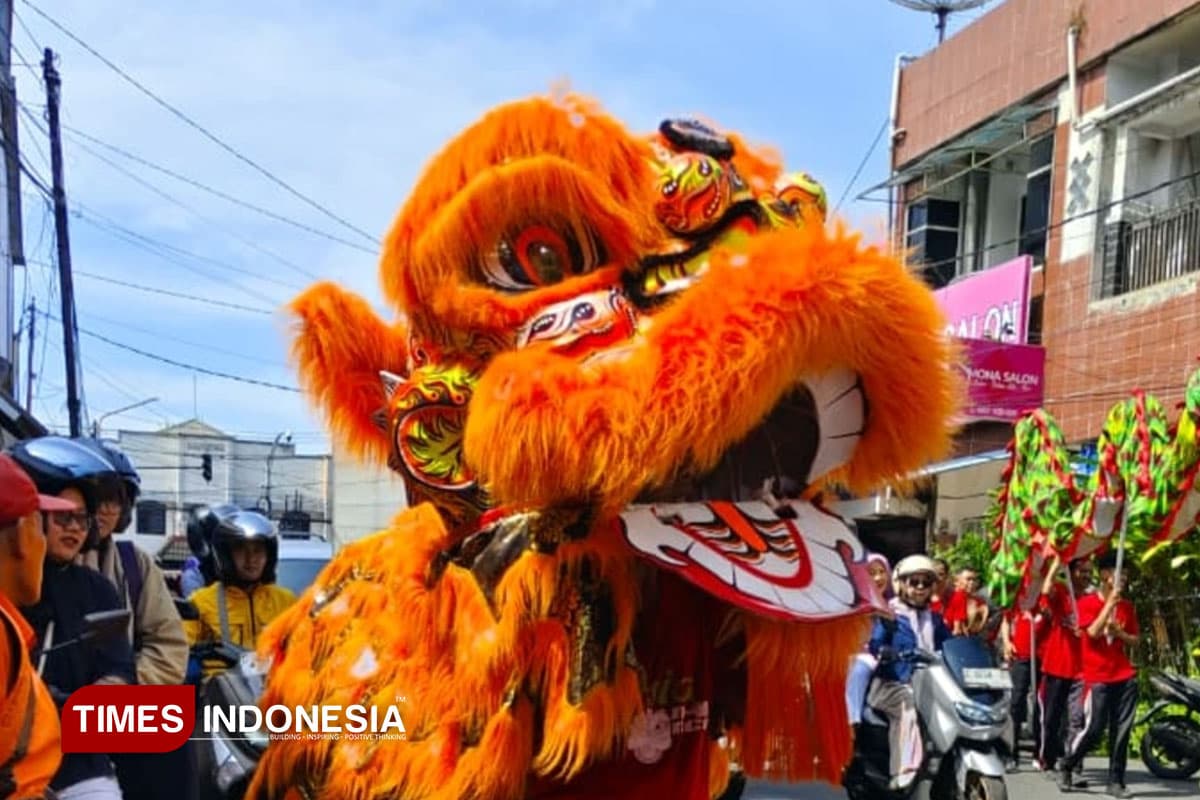Atraksi Barongsai Jadi Magnet Ribuan Pengunjung Asia Plaza Tasikmalaya